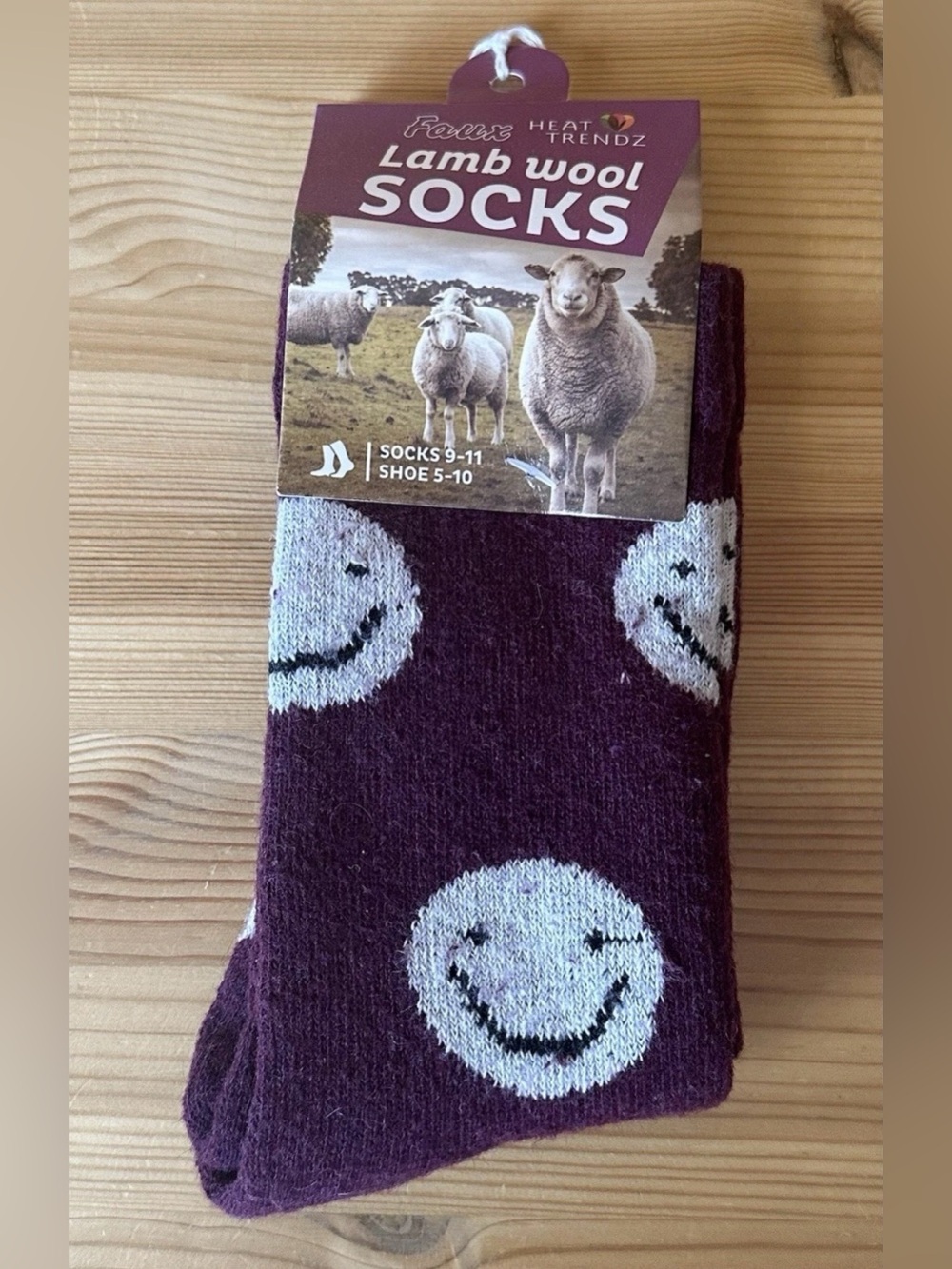 Heat Trendz Women’s Size 5-10 Maroon/White Smiley Faces Faux Lamb Wool Socks NWT